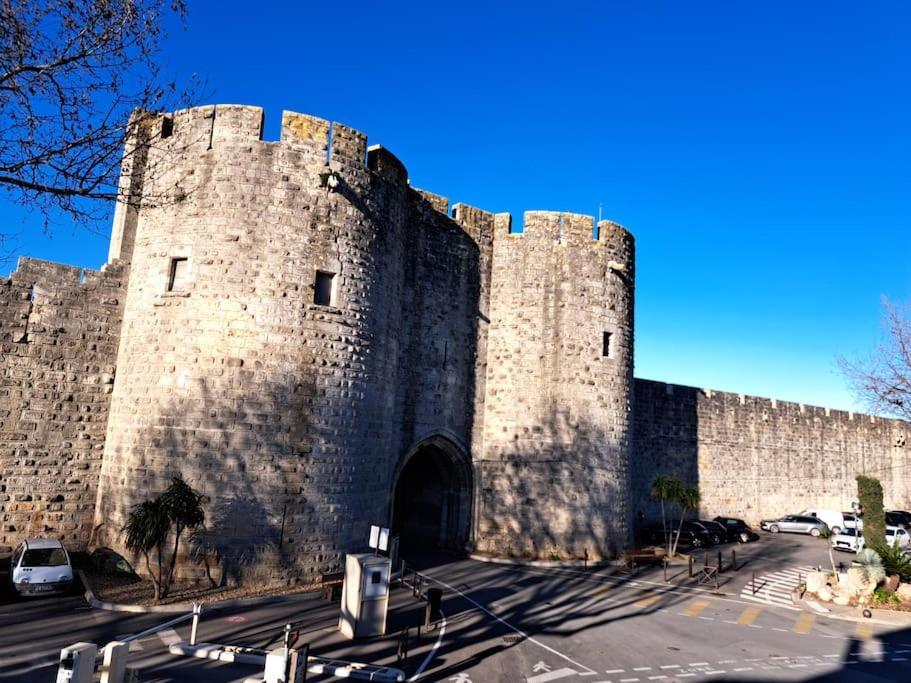 Lesehan Appartement Aigues Mortes Vue Remparts Exterior foto