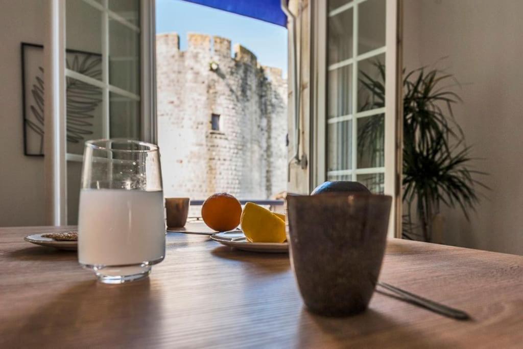 Lesehan Appartement Aigues Mortes Vue Remparts Exterior foto